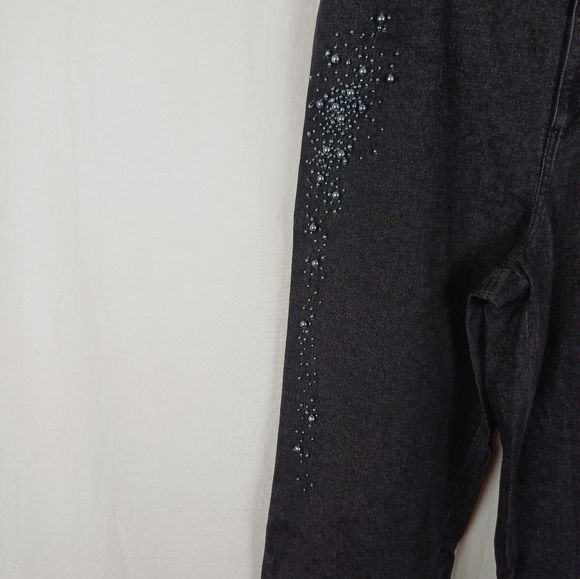 NWT Quacker Factory Stretch Pearl Embellished 5 Pocket Boot Cut Jeans A13676 - Picture 2 of 6